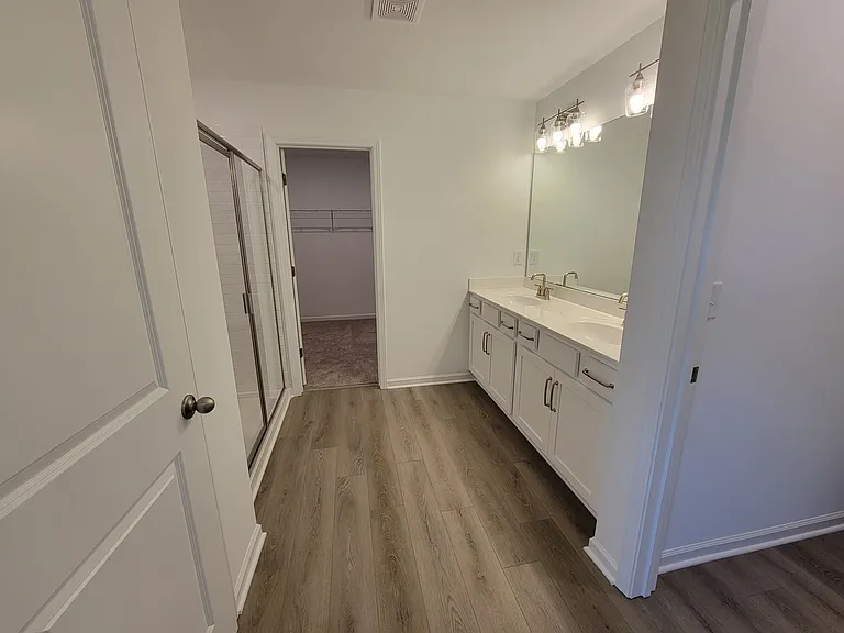 215 Foxhill Dr — Photo 12