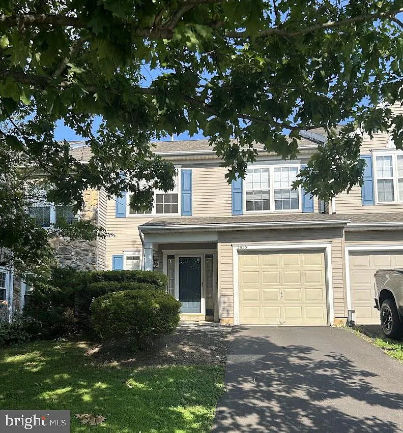 3 bed, 2.5 bath, 1676 sqft, $2,750 — Photo 2