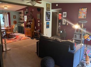 1102 N Union Dr, Monticello, IL 61856