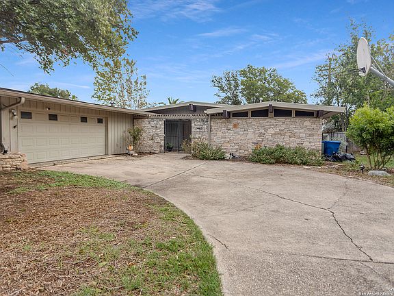 2nd image of 9922 Tioga Dr.