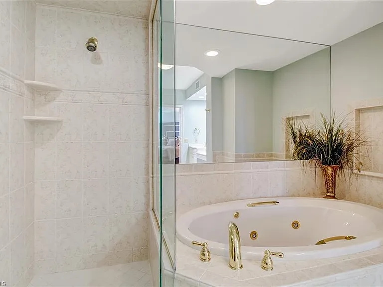 4041 Gulf Shore Blvd N #7 — Photo 21