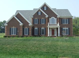 15993 Flagstone Ct, Round Hill, VA 20141