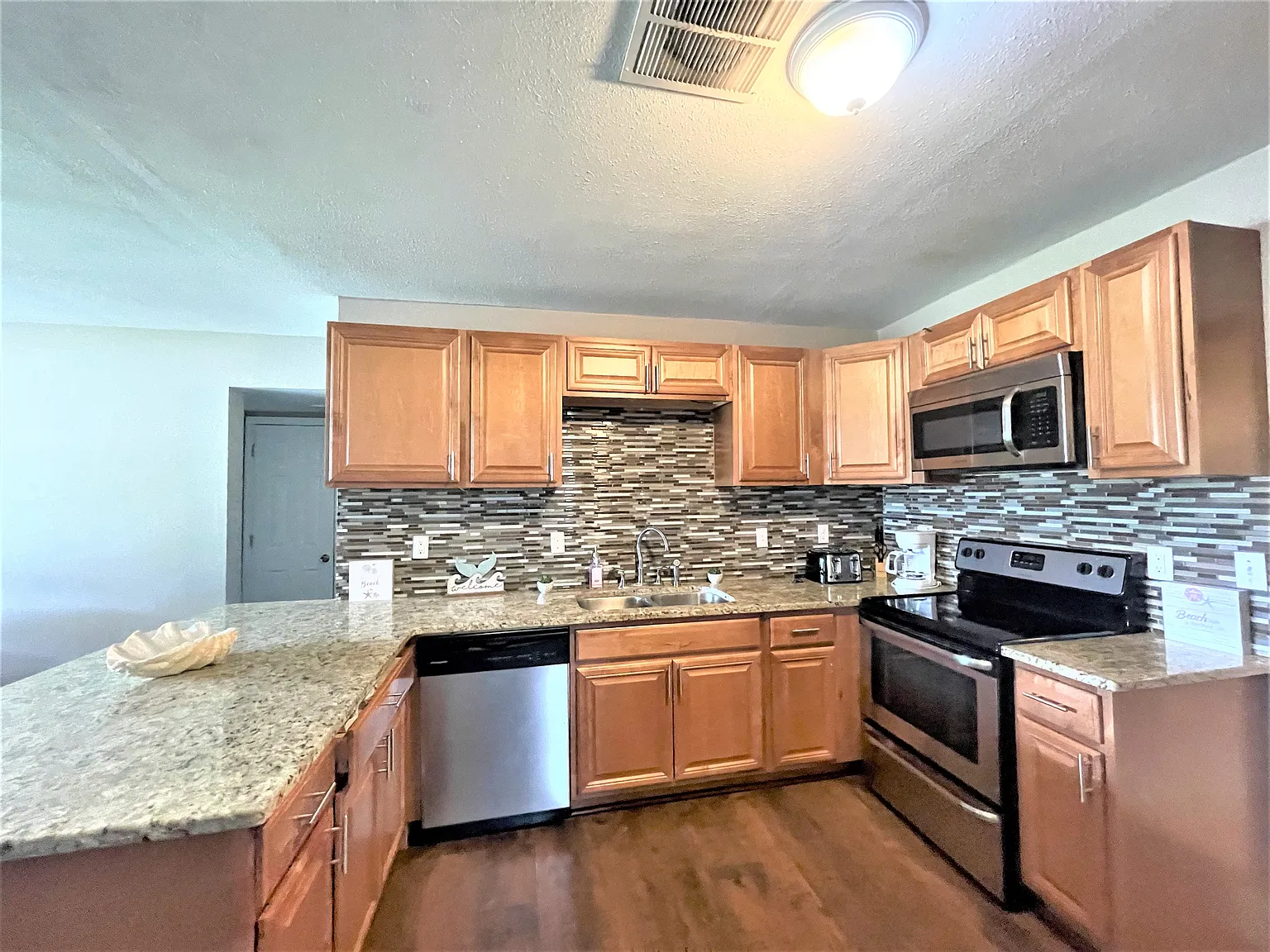 3 bed, 1561 sqft, $3,150 — Photo 4