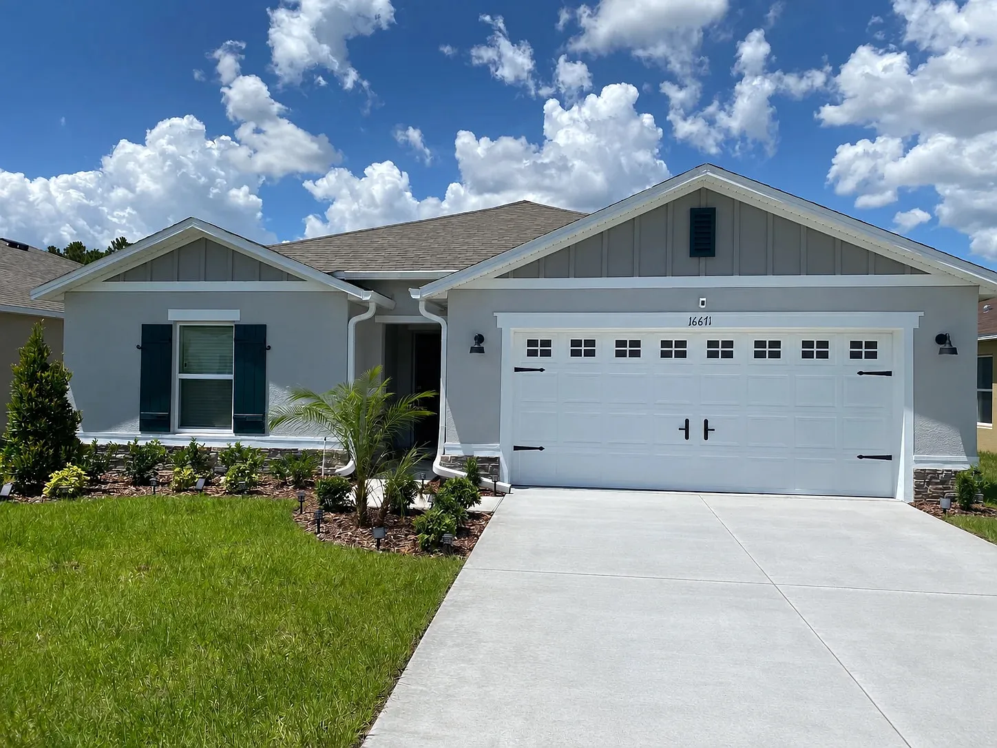 4 bed, 2.0 bath, 1987 sqft, $2,450 — Photo 1