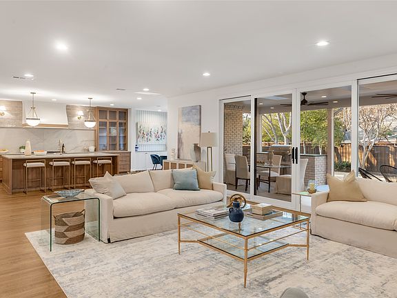 3rd image of 5425 Springmeadow Dr