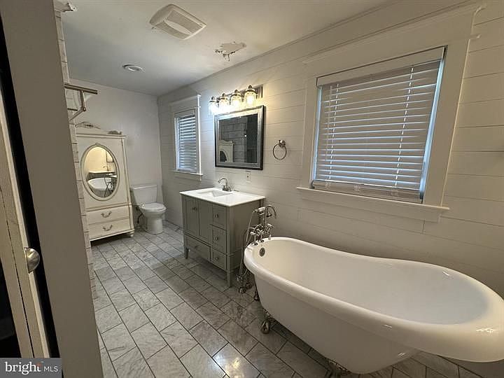 2nd image of 11809 Rivershore Dr