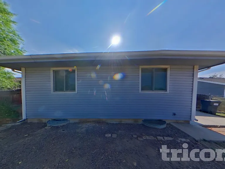 910 Foothills Ct — Photo 15