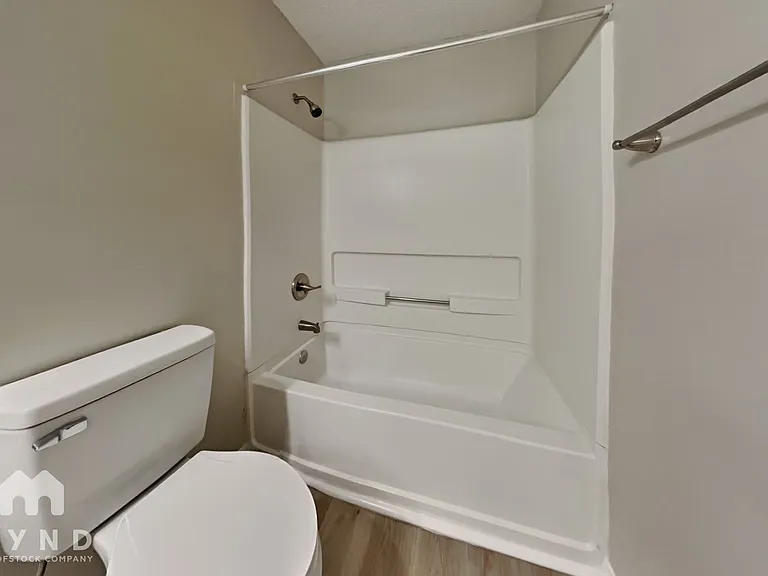 580 Staffordshire Dr — Photo 13
