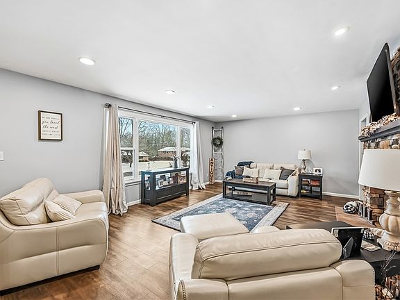 5th image of 808 Fairfield Dr