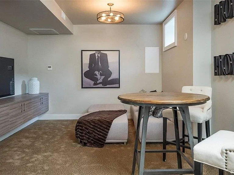 10207 NE 21st Pl — Photo 14