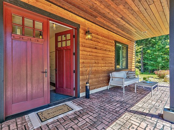 5th image of 21325 Pugh Road NE