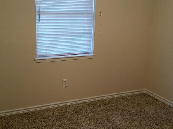 3rd image of 2915 31st Ave N