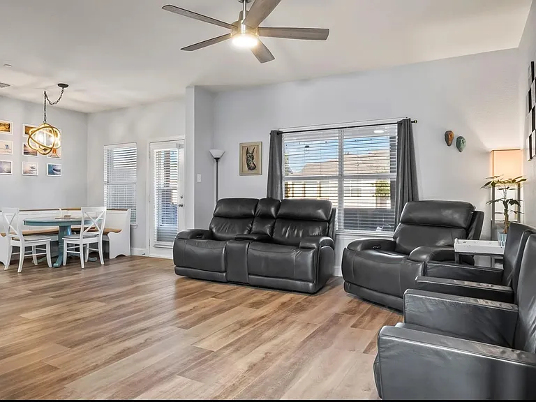 8739 Bigelow Dr — Photo 2