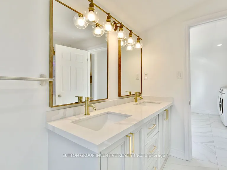 1556 Houston Ave — Photo 30