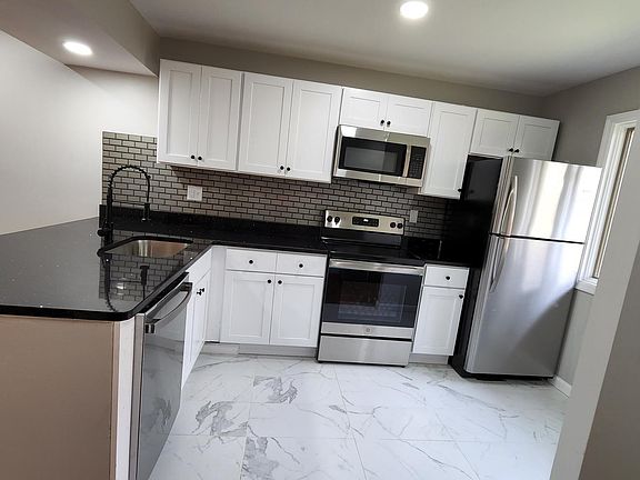 5th image of 38 Glenwood Ave #F