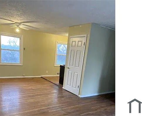 3rd image of 4705 E 39th St