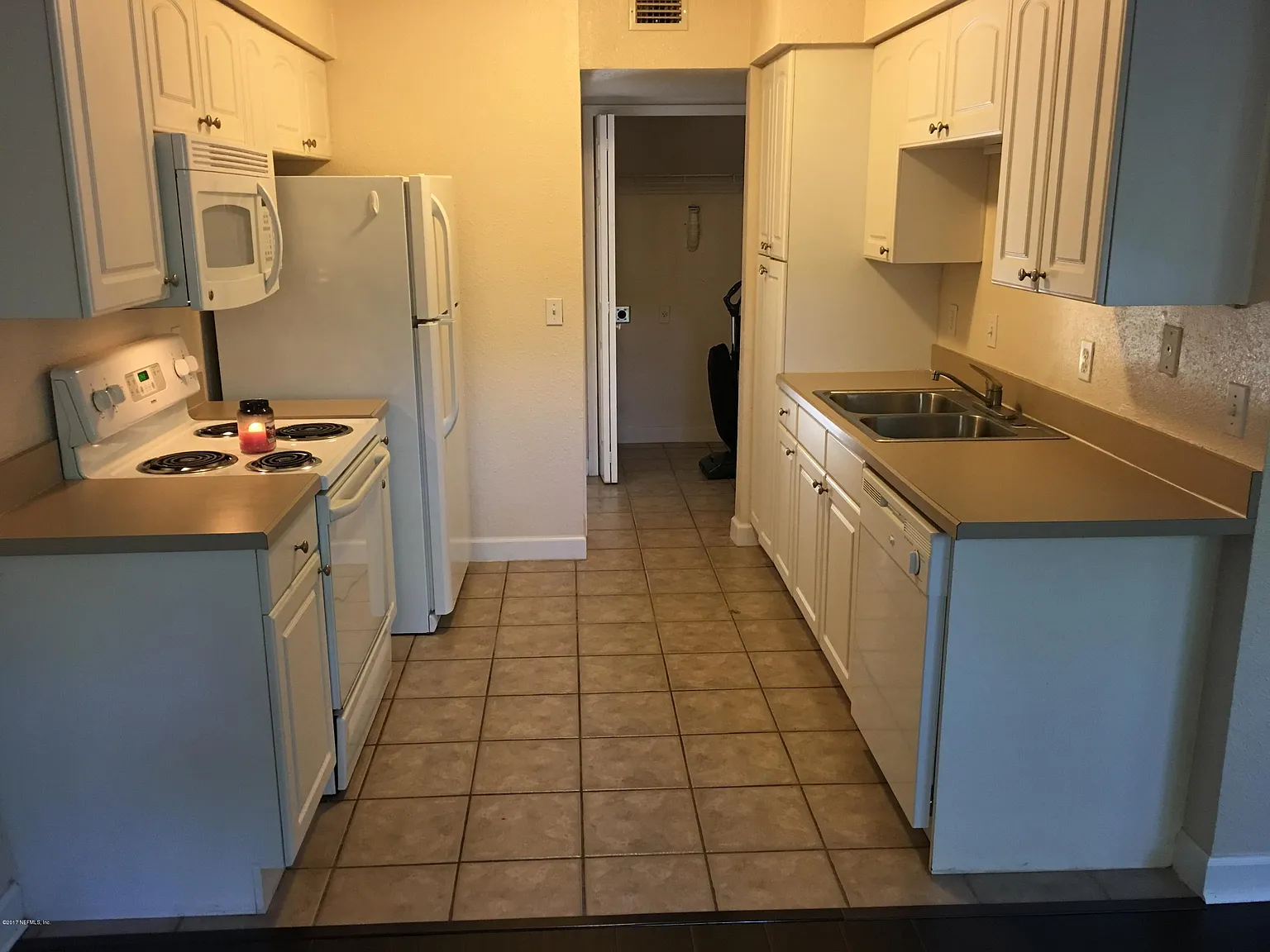 1800 Park Ave — Photo 2