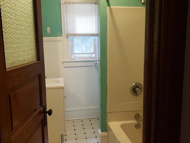 12 Platt St #A — Photo 8