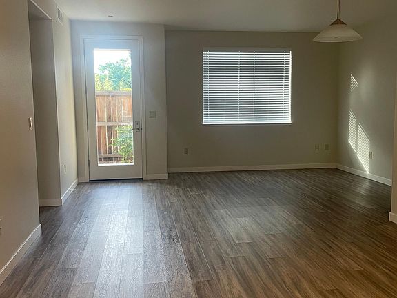 4th image of 699 S Cloverdale Blvd #6f0d76dfb