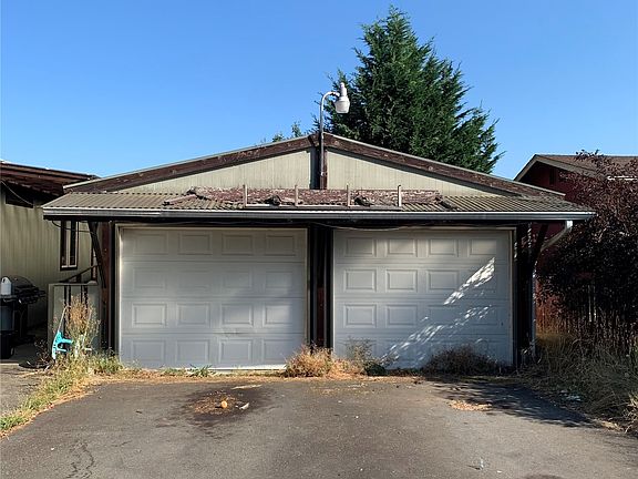 2nd image of 13513 Cedar Cir E
