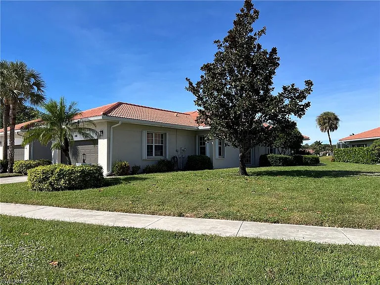 2081 Crestview Way #A-7 — Photo 3
