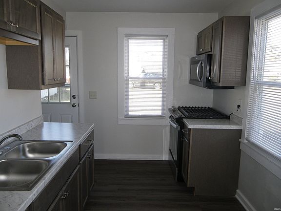 3rd image of 1120 Saint George Rd