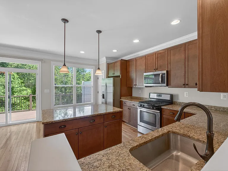 2942 Templehof Ct — Photo 19