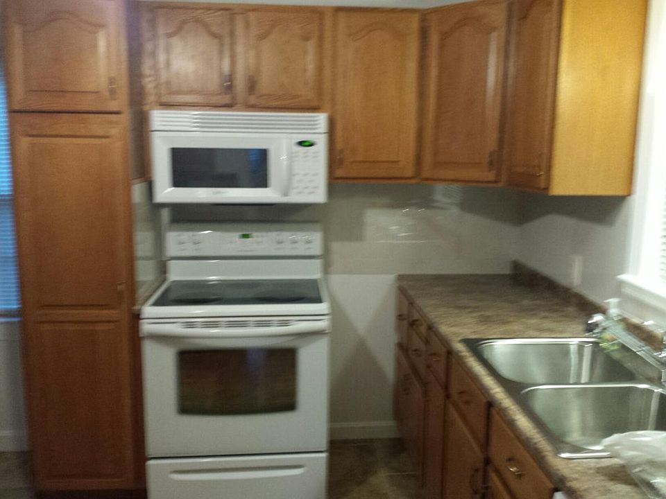 431 Auburn St, Cranston, RI 02910 Zillow