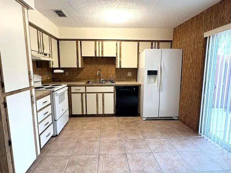 910 Big Tree Rd #4-2 — Photo 6