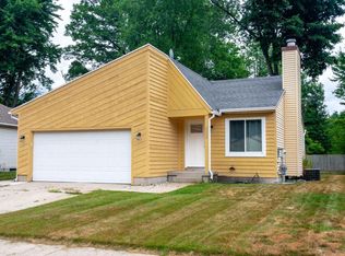 5562 Osborne Ave SE, Kentwood, MI 49548