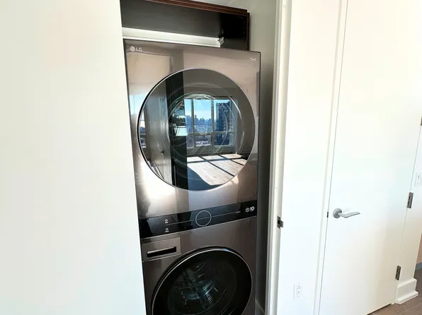 350 West 42nd Street image 15 of 33