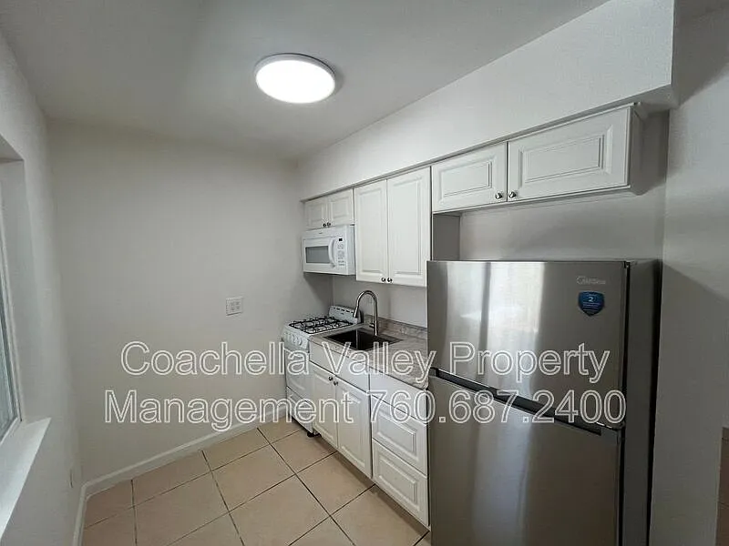 Studio, 1.0 bath, $995 — Photo 4