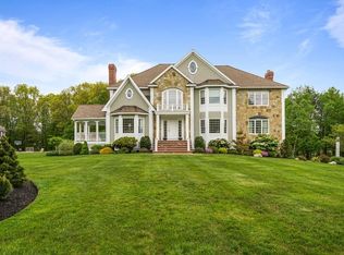 45 Berrington Pl, North Andover, MA 01845