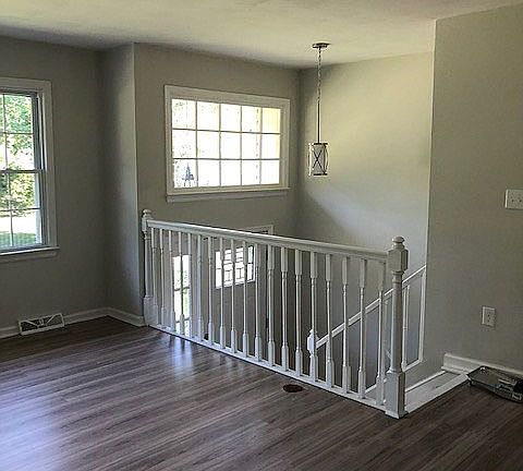 3rd image of 3409 S Park Cir