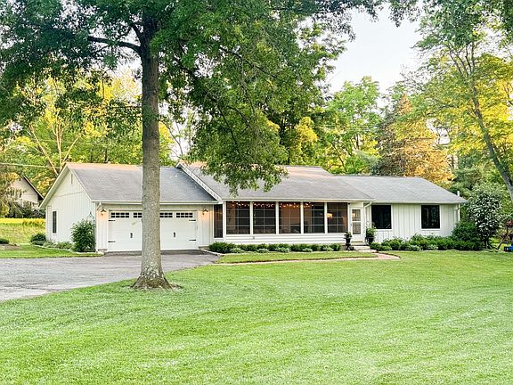 2nd image of 4871 Rutherford Rd