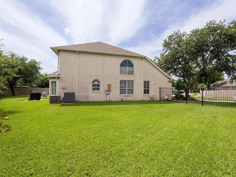 44 Parkway Pl — Photo 39