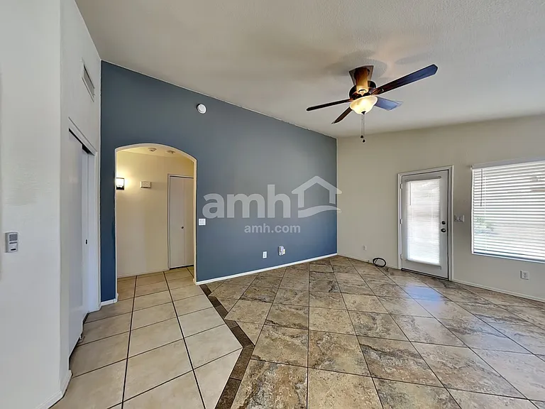 1130 W Lark Dr — Photo 6