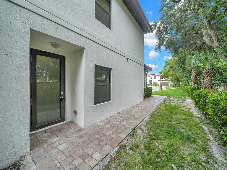 407 Bella Sol Way — Photo 33