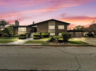 9222 S Cregier Ave, Chicago, IL 60617