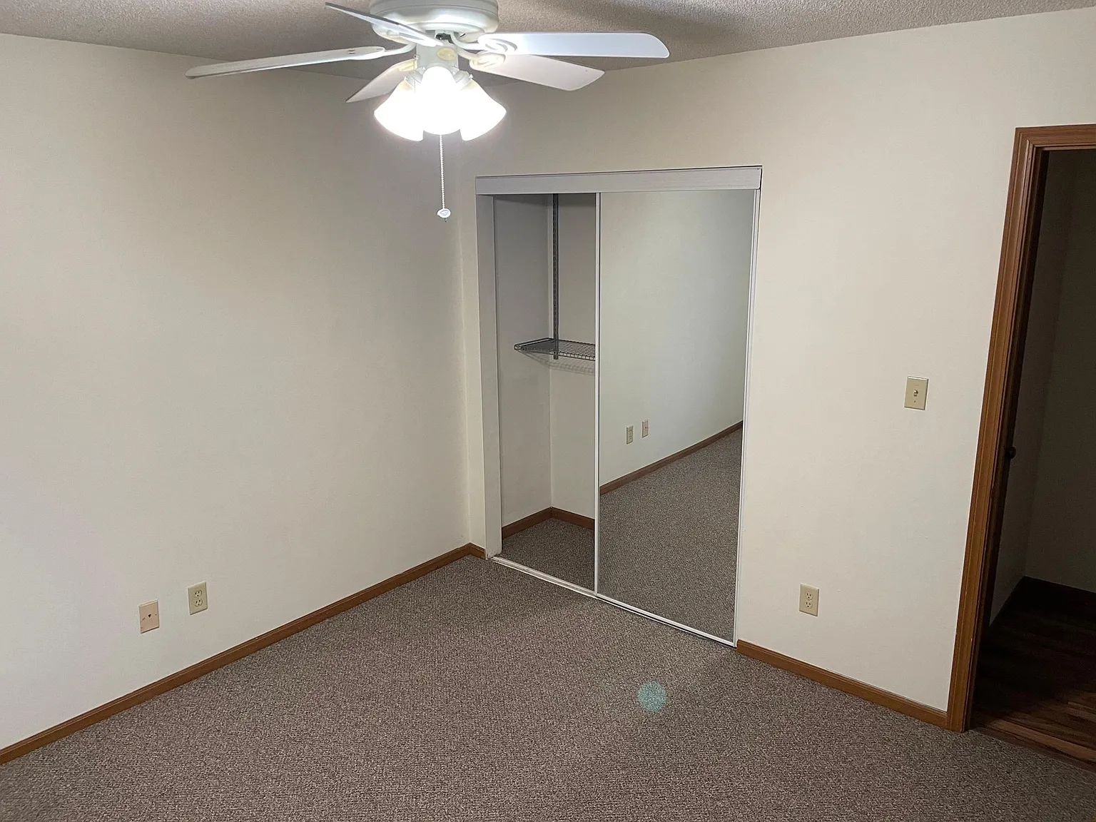 3 bed, 1073 sqft, $1,300 — Photo 4