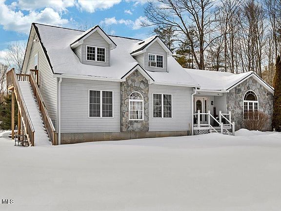 2nd image of 8 Greenfield Manor Road