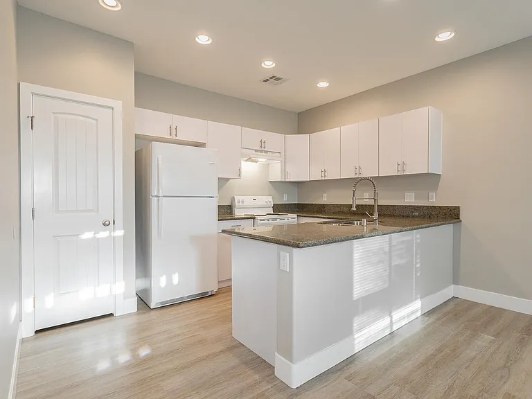 1681 S Dandelion St #1 — Photo 6