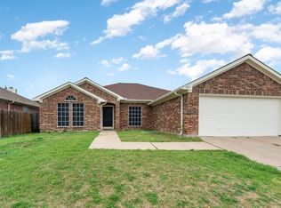 517 Fossil Lake Ct, Arlington, TX 76002