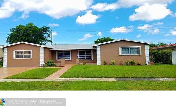 Home For Sale In Pasadena Lakes