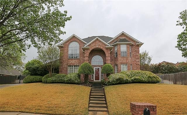 1st image of 790 Maplewood Dr
