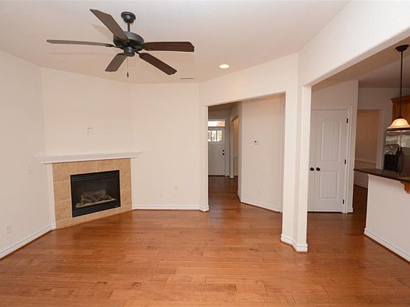 2nd image of 2357 Nottoway Ln #905