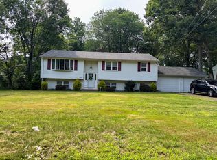 1130 Shepard Ave, Hamden, CT 06514