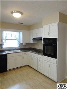 5th image of 421 Kelly Dr