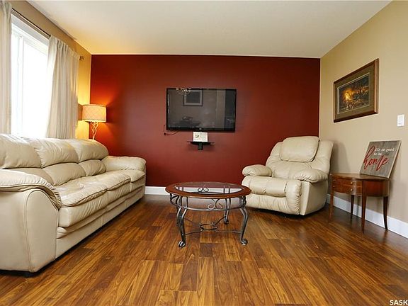 3rd image of 901 4th St S Unit 115