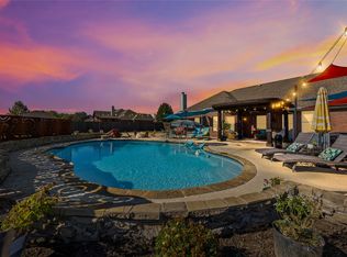 112 Springfield Ln, Waxahachie, TX 75165